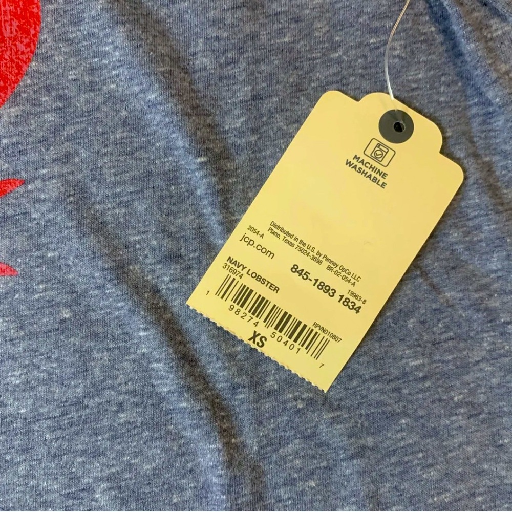 2/$30 St. John’s Bay Navy Blue Red Lobster Graphic Tee Ocean Coastal Beach Vacay - Picture 5 of 9